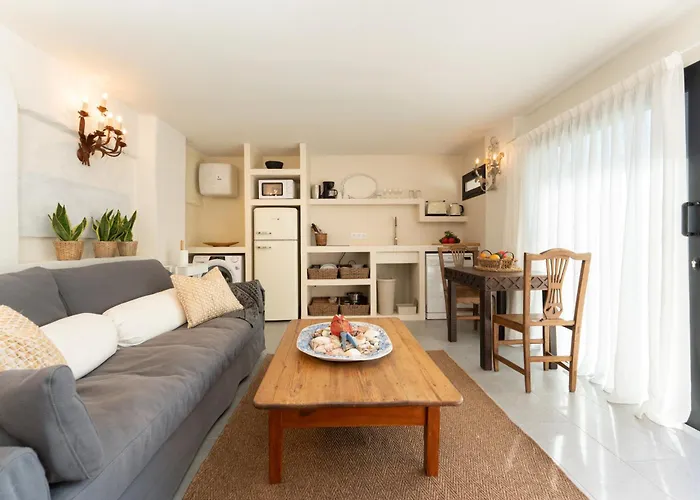 La Casita De *